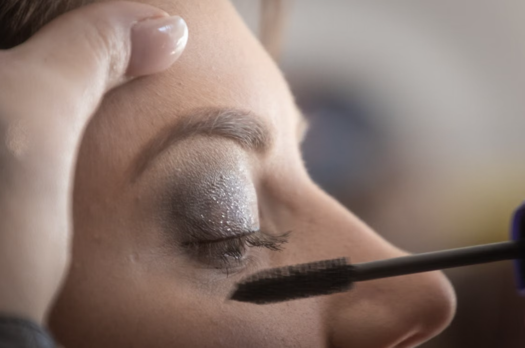 European Mobile In-Home Exquisite Eye and Eyelash Enhancement Service