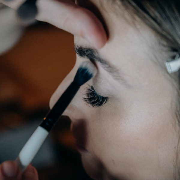 Exquisite At-Home Eyeshadow and Makeup Service